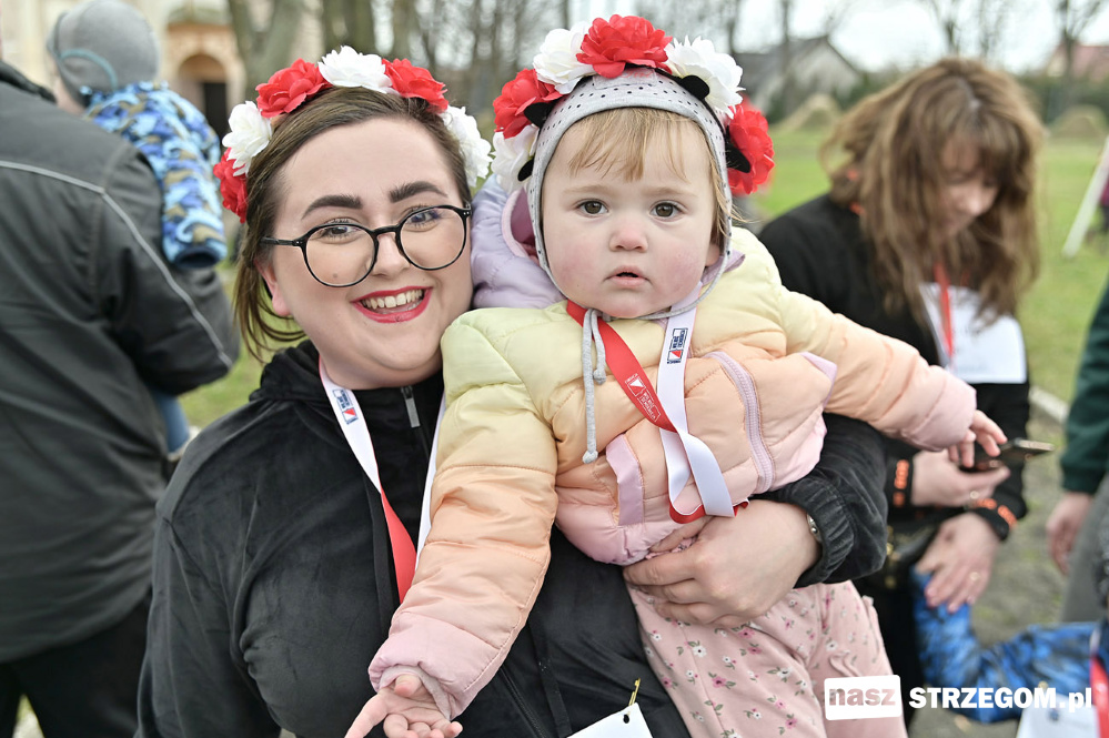 Prawie 150 mieszkańców gminy podbiegło, aby oddać hołd Żołnierzom Wyklętym [FOTO] 